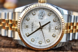 Những điều bạn nên biết về đồng hồ Rolex vàng 18k