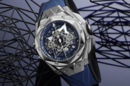 Cận cảnh chiếc đồng hồ Hublot Sang Bleu 2 Titanium