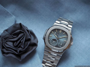 Dây đồng hồ Patek Philippe Nautilus chất liệu gì?