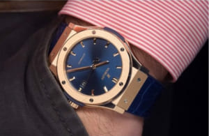 Đồng hồ Hublot xanh navy Classic Fusion Automatic